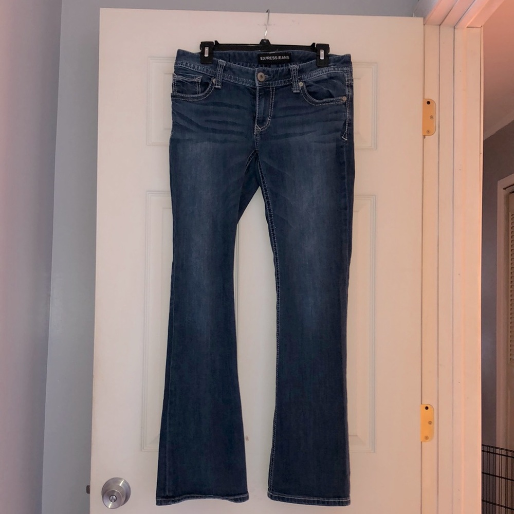 Express jeans. Stella, boot cut, low rise. Size 6